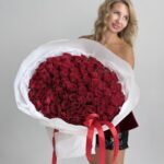 Букет «101 Бордовая роза Кения»